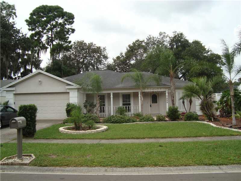 Property Photo:  1223 Lornewood Drive  FL 33596 