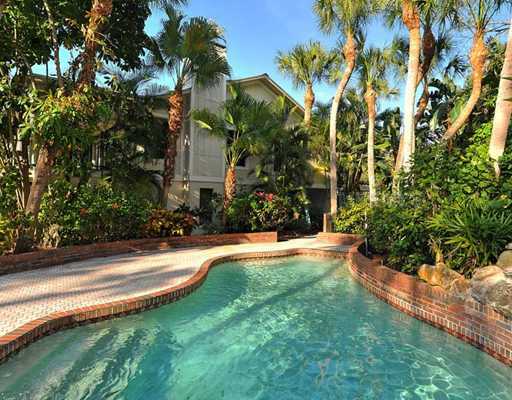 Property Photo:  5337 Siesta Court  FL 34242 