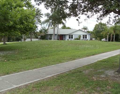 Property Photo: 1420 Mackintosh Boulevard FL 34275