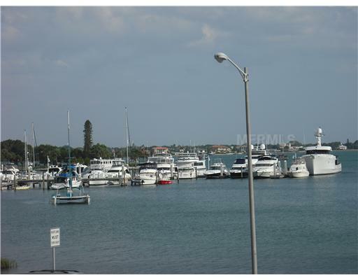 Property Photo: 1111 N Gulfstream Avenue 2A FL 34236