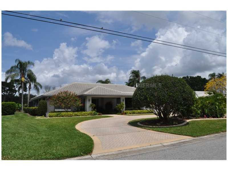 Property Photo:  5111 Canterbury Drive  FL 34243 