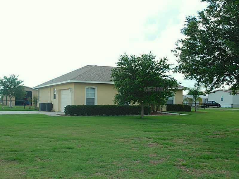 Property Photo:  3909 Charlie Taylor Road  FL 33565 