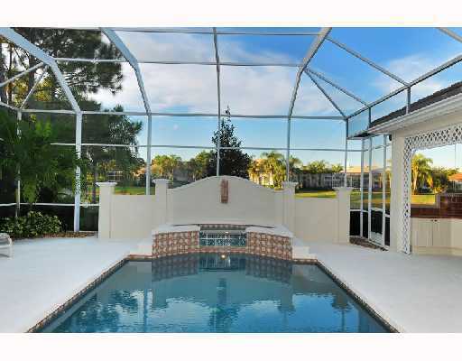 Property Photo:  8028 Warwick Gardens Lane  FL 34201 