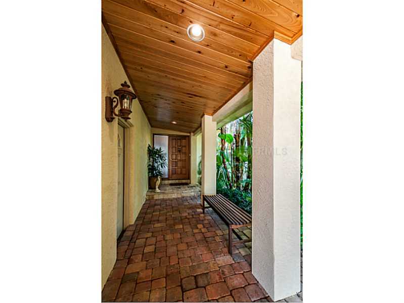 Property Photo: 5909 Bimini Way N FL 33706