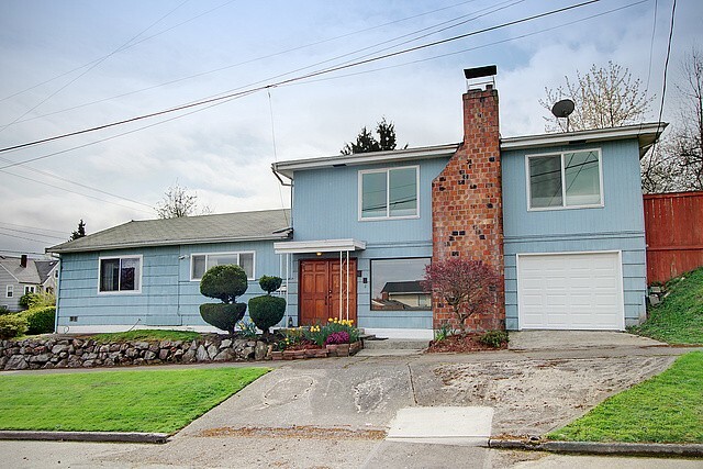 Property Photo:  2601 21st Ave S  WA 98144 