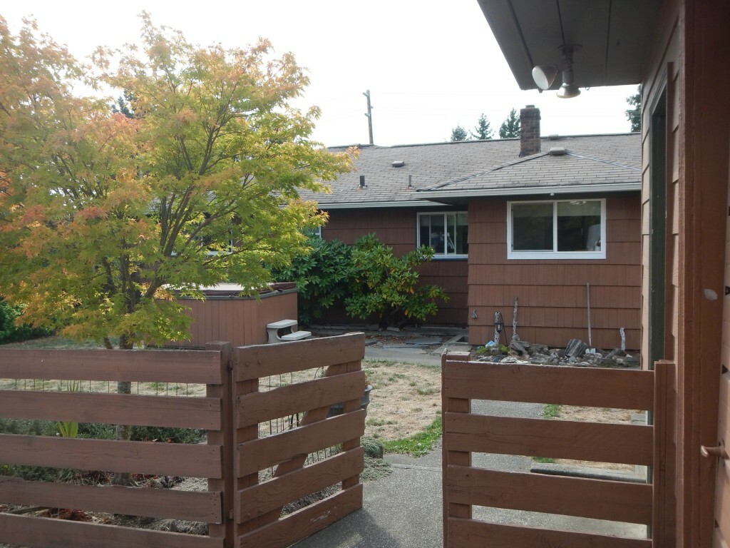 Property Photo:  116 National Ave S  WA 98312 