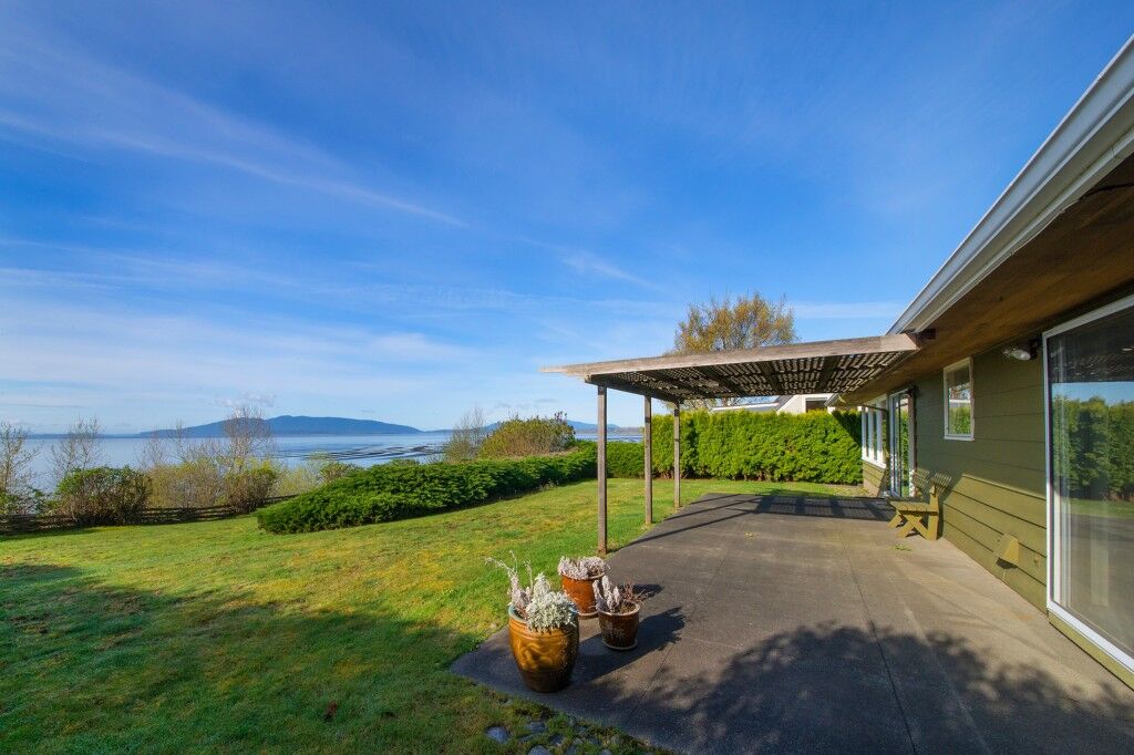 Property Photo:  3939 Cliffside Dr  WA 98225 