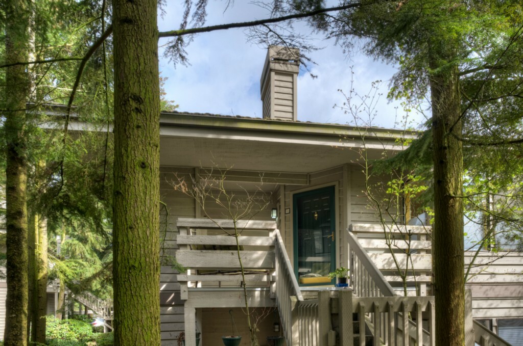 Property Photo:  1264 Bellevue Way NE 1290B  WA 98004 