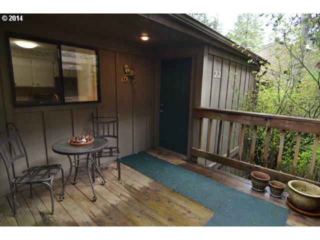 Property Photo:  212 Trailside Loop  OR 97405 