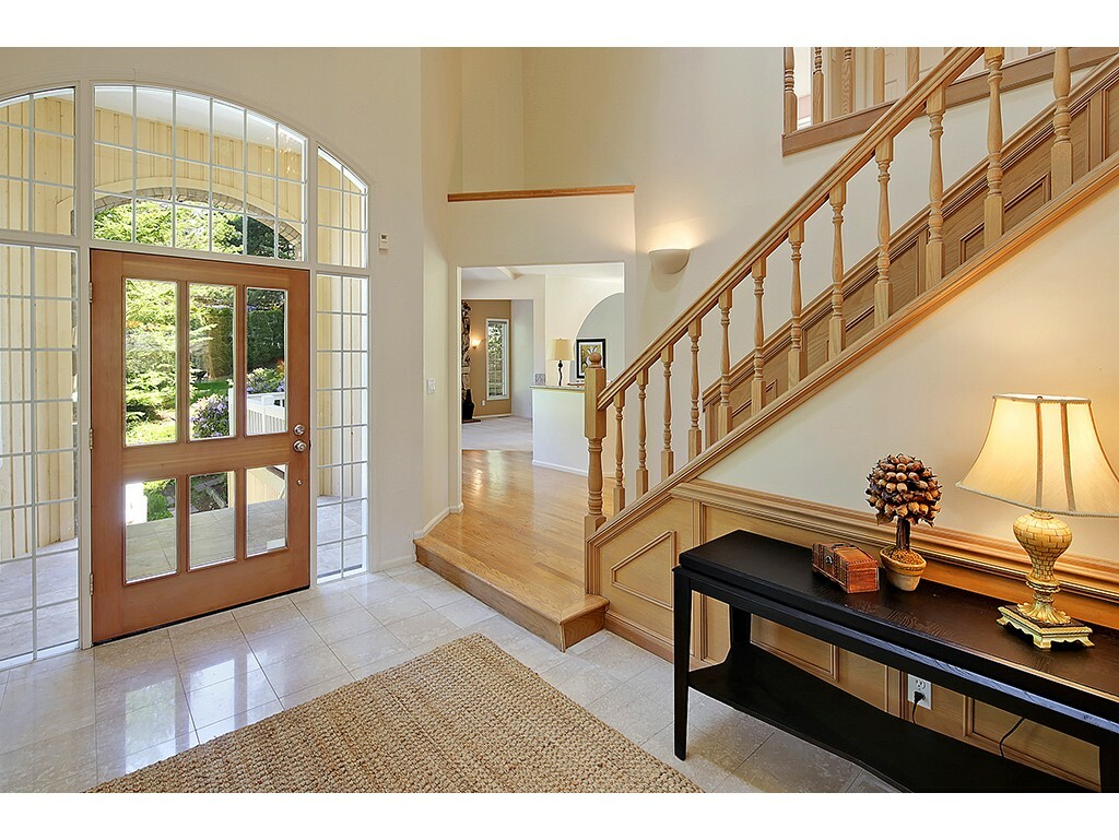 Property Photo: 1043 106th Ave SE WA 98004