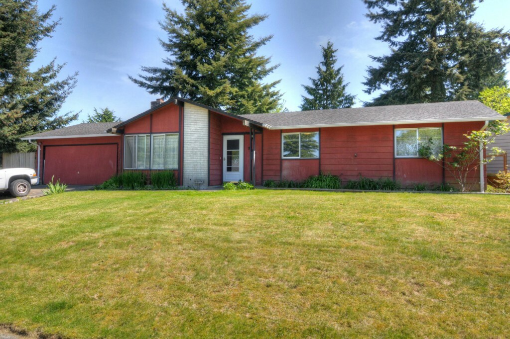 Property Photo:  206 Pecks Dr  WA 98203 