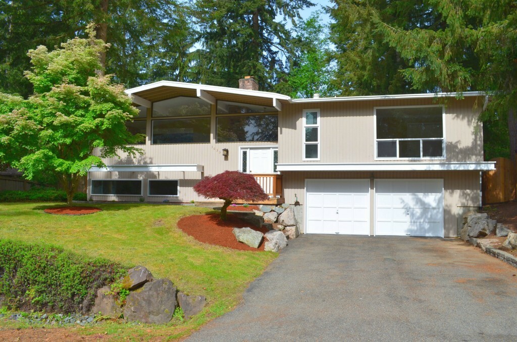 Property Photo:  3033 255th Ave SE  WA 98075 