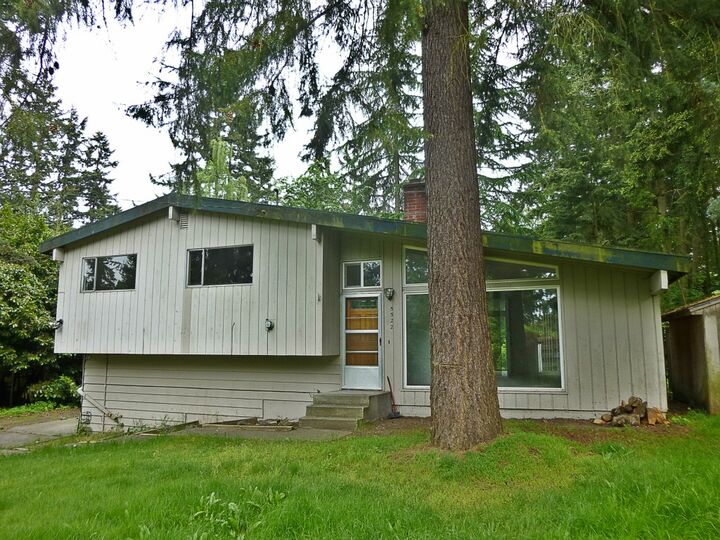 Property Photo: 5522 190th St SW WA 98036