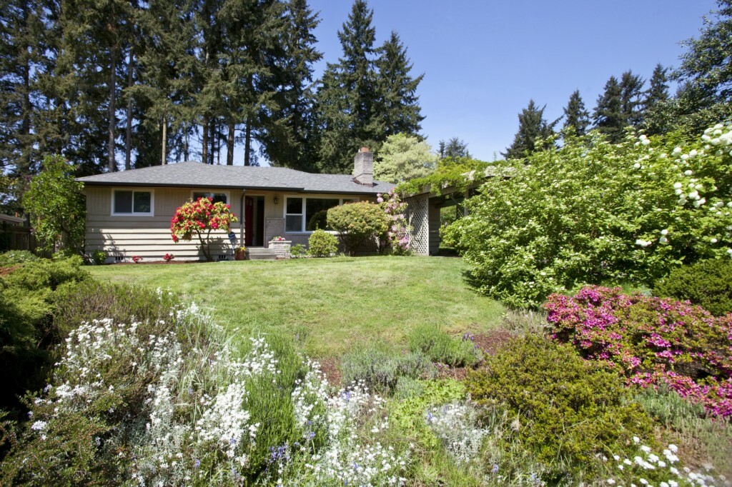 Property Photo:  18423 61st Place NE  WA 98028 
