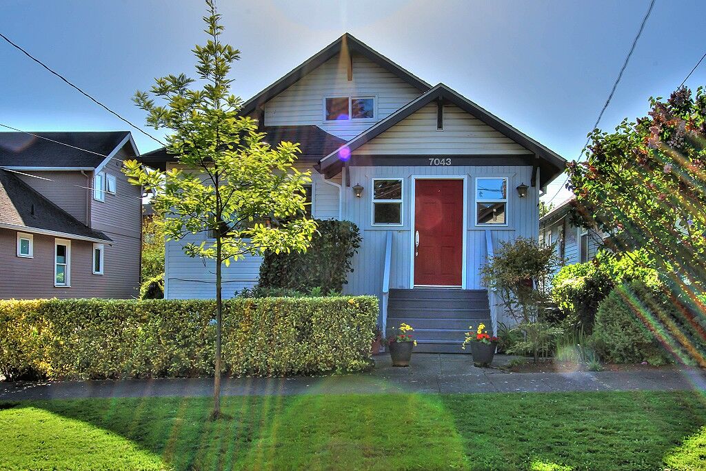 Property Photo: 7043 Mary Ave NW WA 98117
