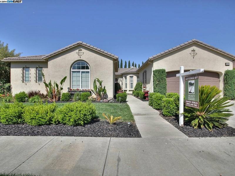 Property Photo:  2369 Allegro St  CA 94550-4380 