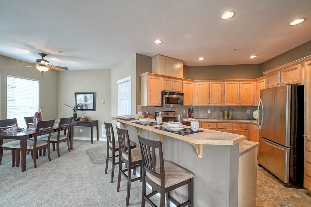 Property Photo: 22657 NE Alder Crest Dr 204 WA 98053