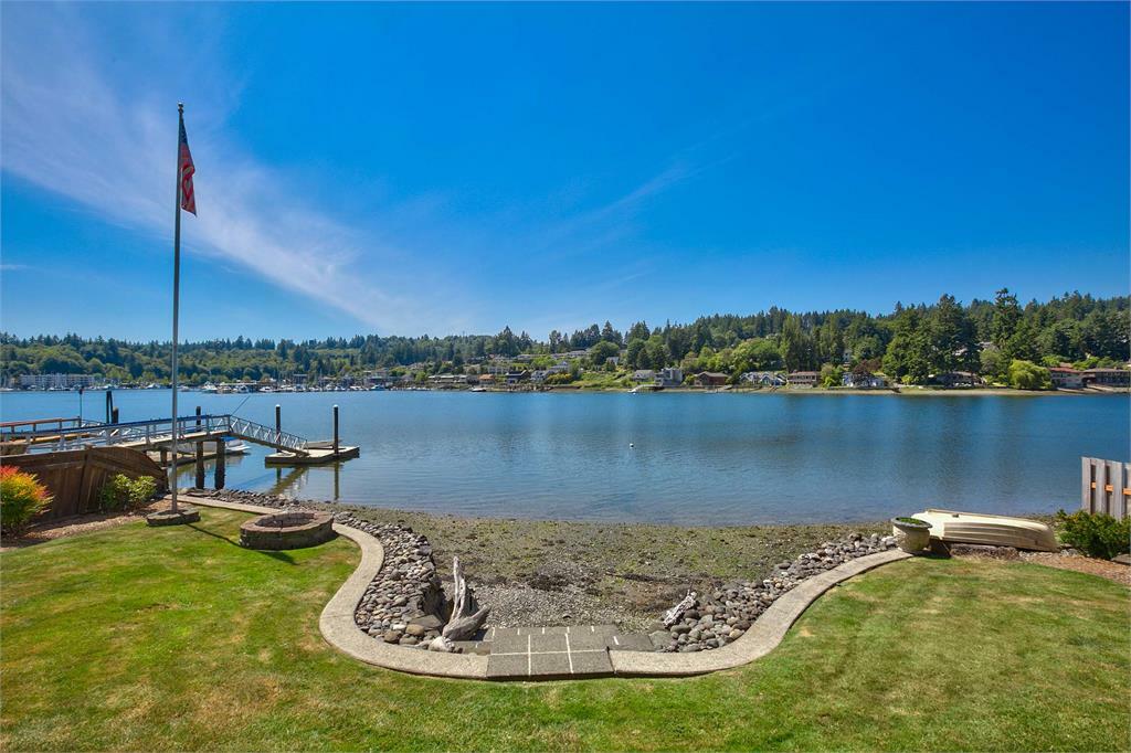 9020 Randall Dr NW  Gig Harbor WA 98332 photo