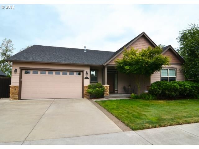 Property Photo:  2505 Borders Dr  OR 97404 