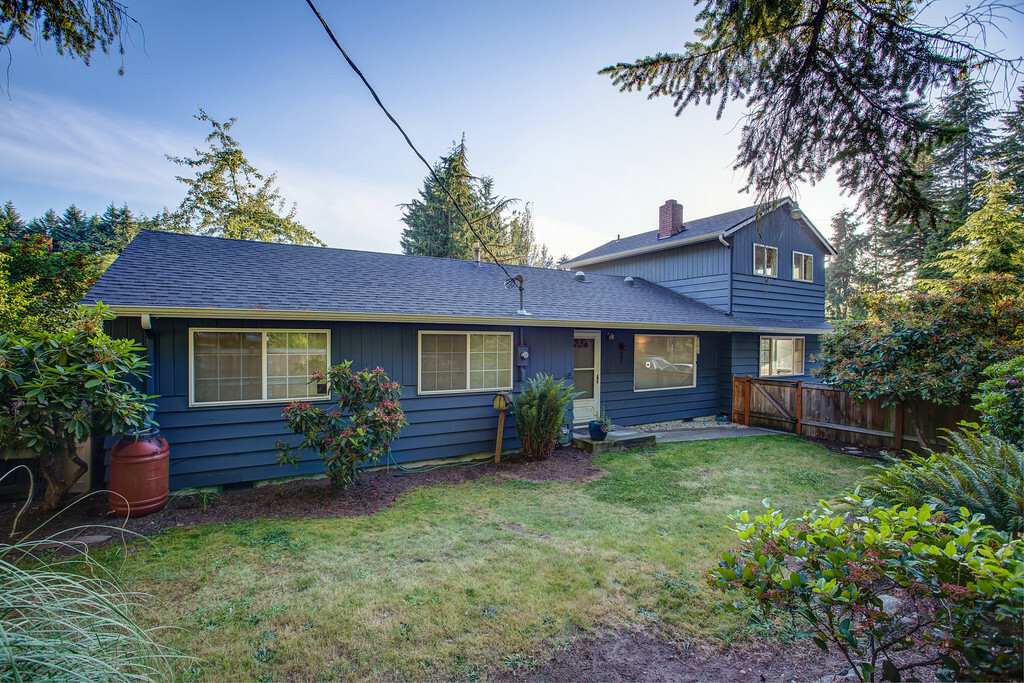 Property Photo:  849 NE 195th St  WA 98155 