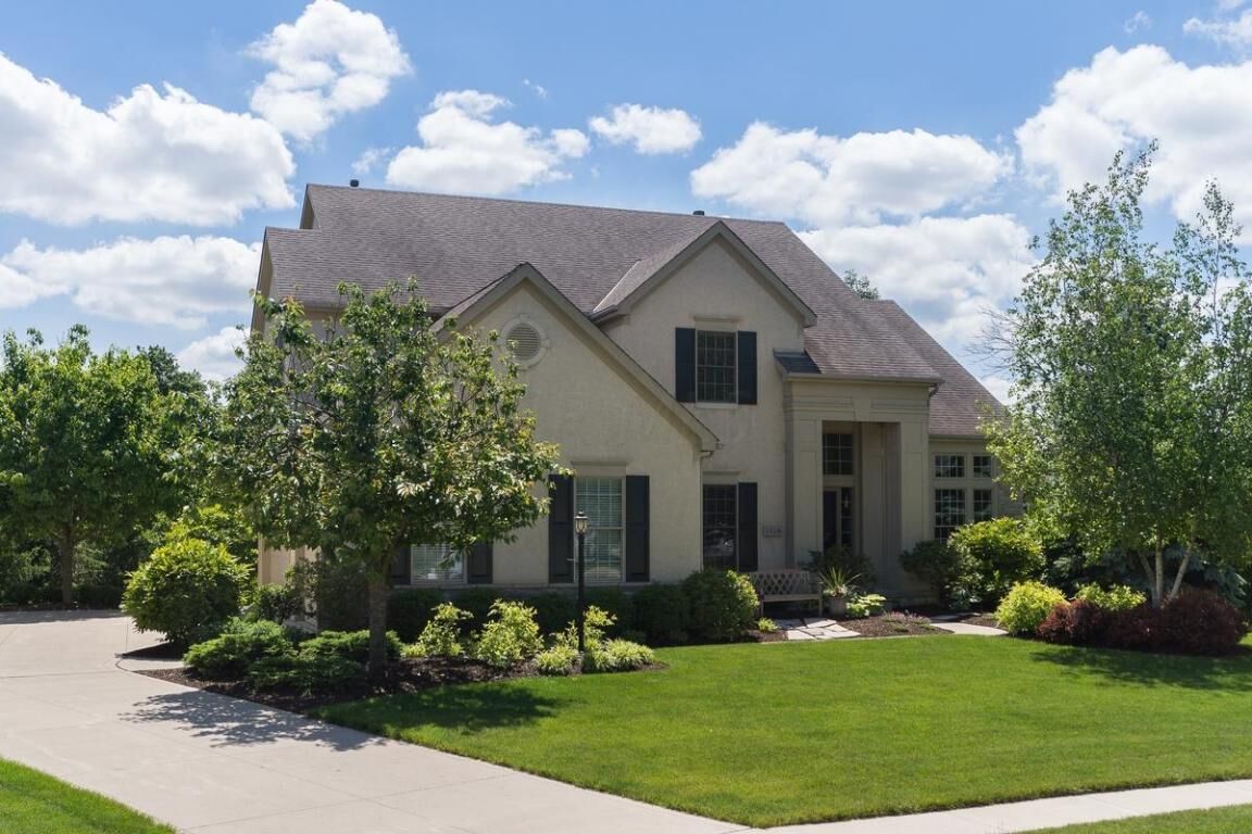 Property Photo:  5920 Gainey Court  OH 43082 