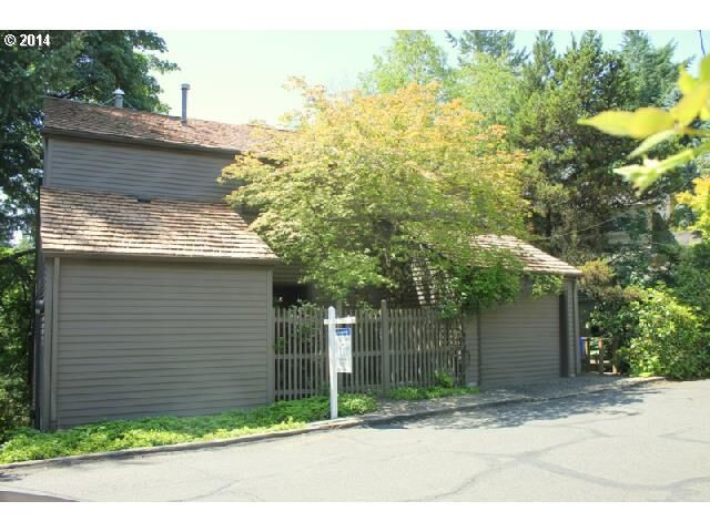 Property Photo:  2960 SW Bennington Dr  OR 97205 