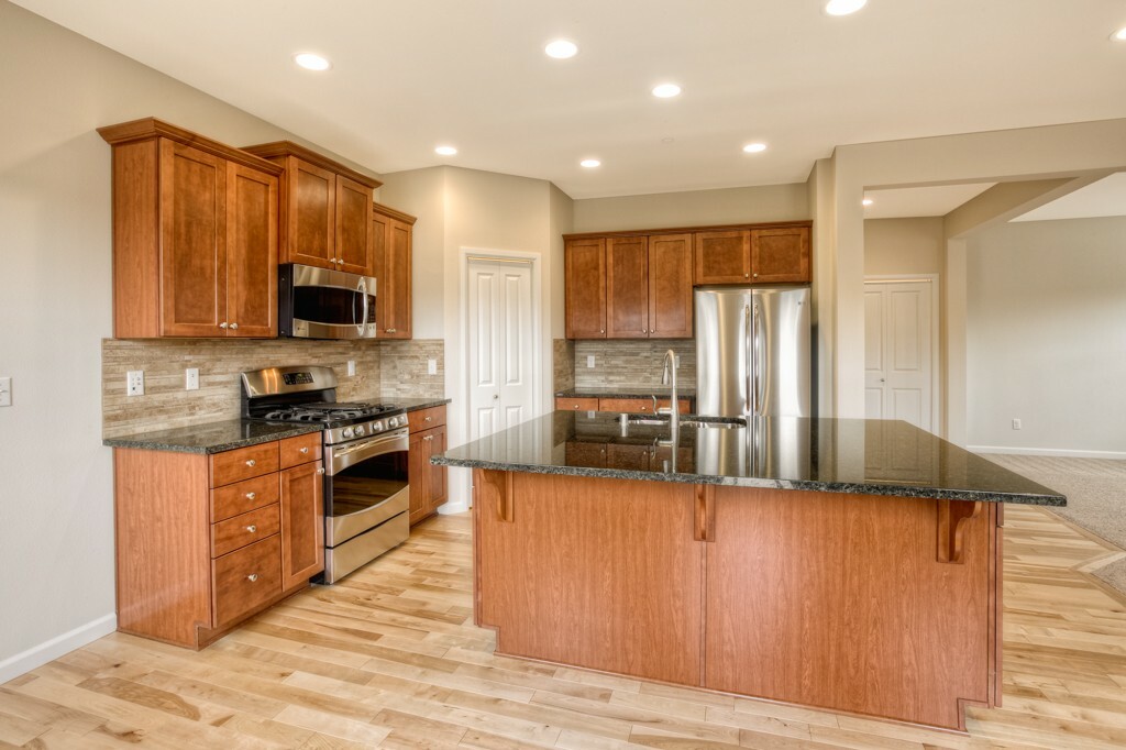 Property Photo:  1701 77th Ave SE 15  WA 98258 
