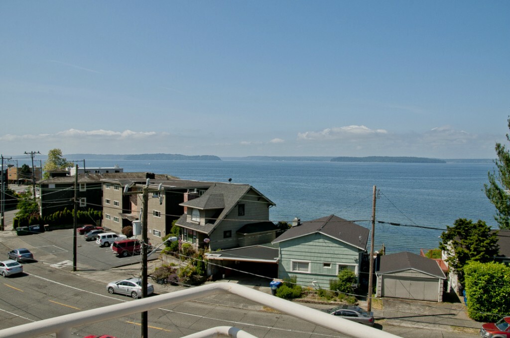 3828 Beach Dr SW 301  Seattle WA 98116 photo