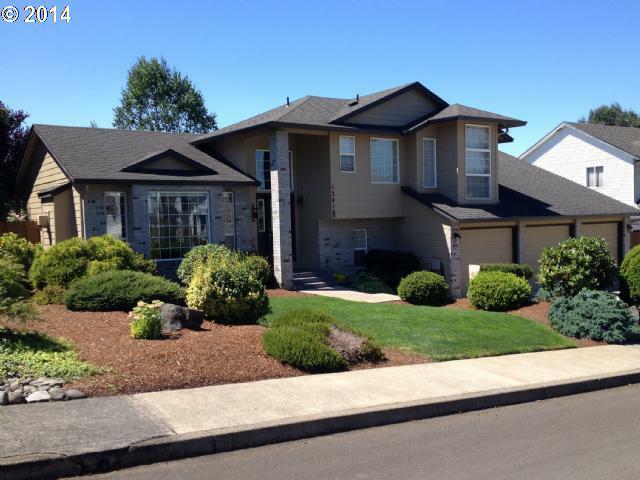 Property Photo: 12418 NE 45th Ave WA 98686