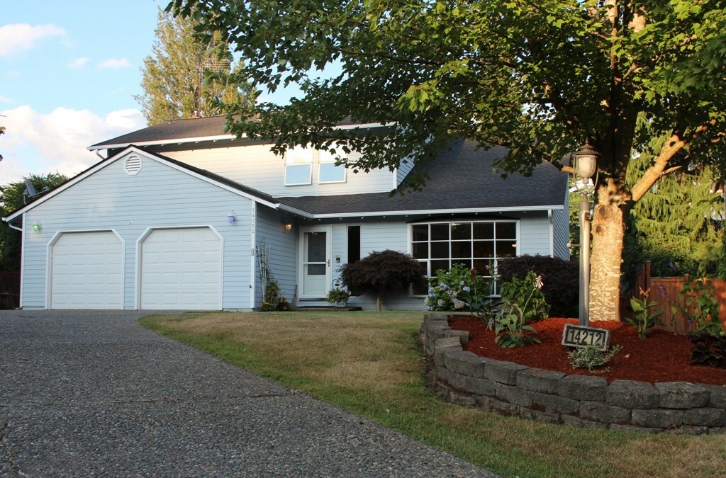 Property Photo:  14212 101st St NE  WA 98034 