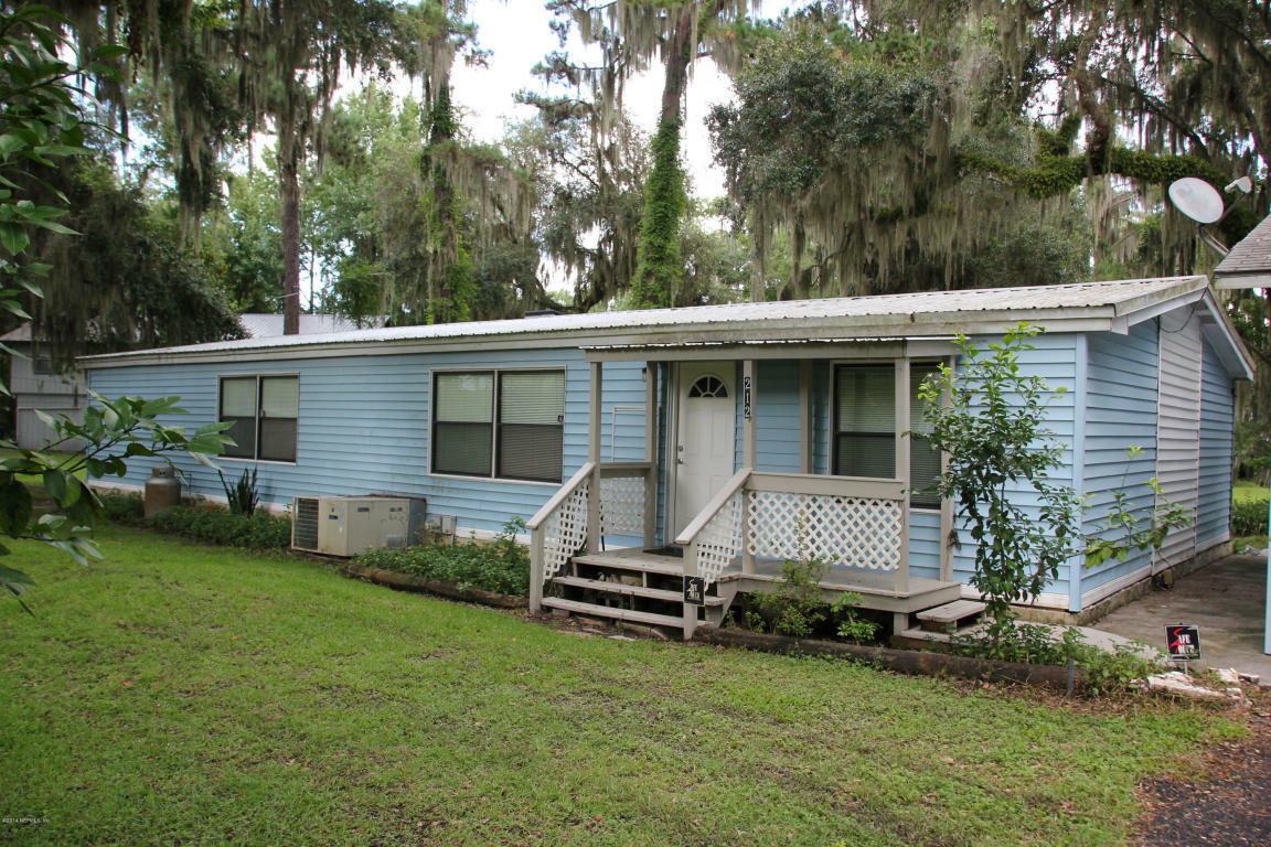 Property Photo:  212 E Lar Lane  FL 32112 