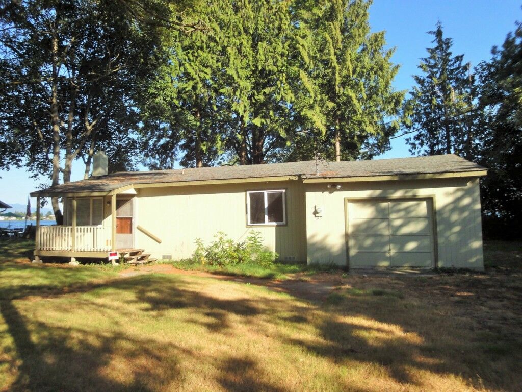 Property Photo:  18531 Driftwood Drive E  WA 98391