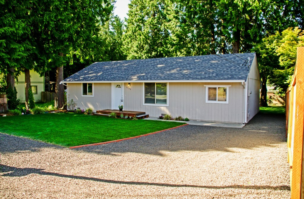 Property Photo:  7325 E Maple St  WA 98366 