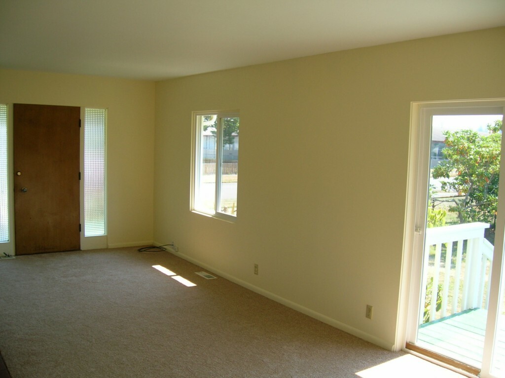 Property Photo:  1320 4th St  WA 98537 