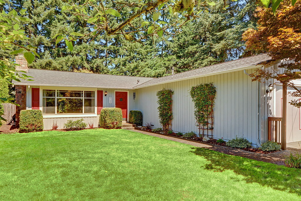 Property Photo:  3120 NE 149 St  WA 98155 