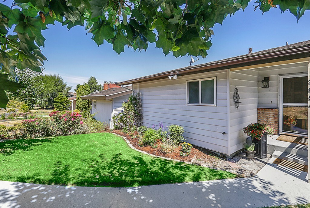 Property Photo: 3854 51st Ave SW WA 98116