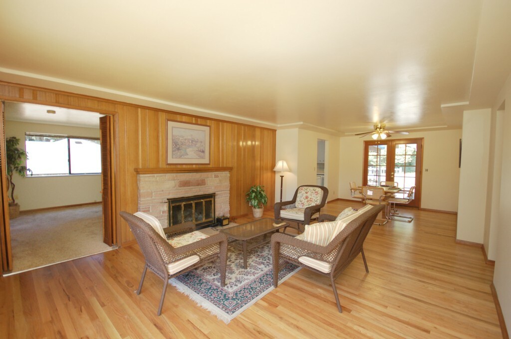 Property Photo:  344 NE 120th St  WA 98125 