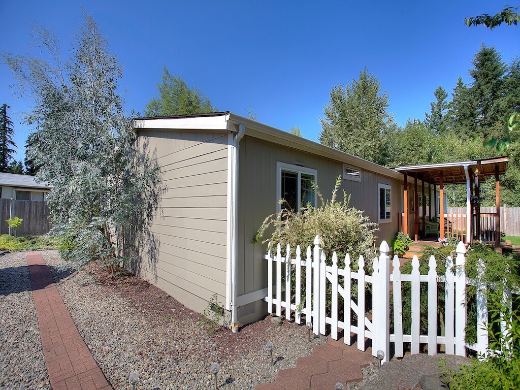 Property Photo: 18307 85th Av Ct E WA 98375