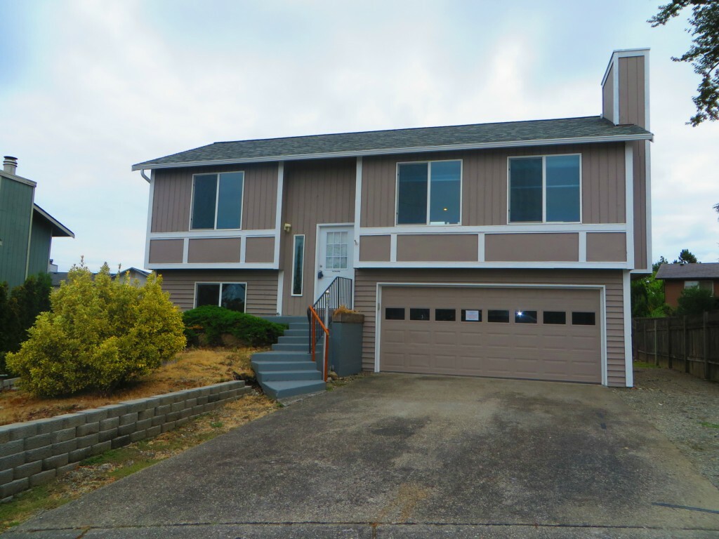 Property Photo:  5055 36th St NE  WA 98422 