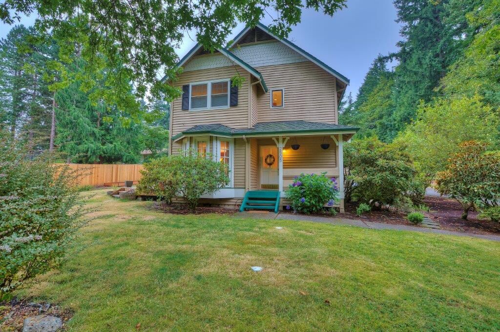 Property Photo:  2505  200th Avenue SE  WA 98075 