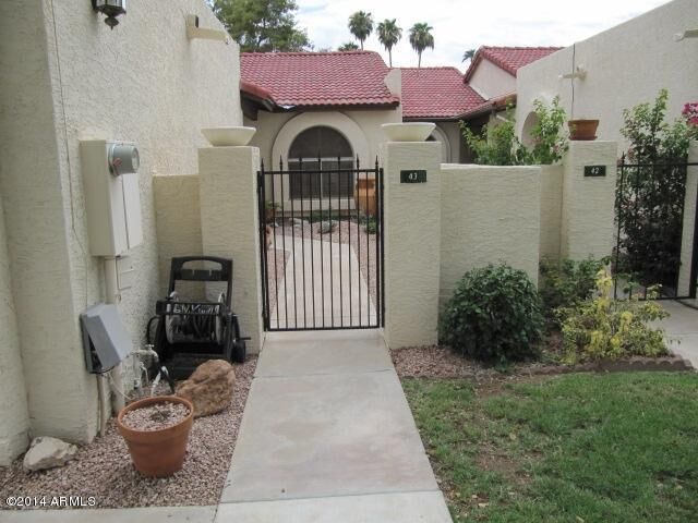 Property Photo:  2059 E Brown Road 43  AZ 85213 