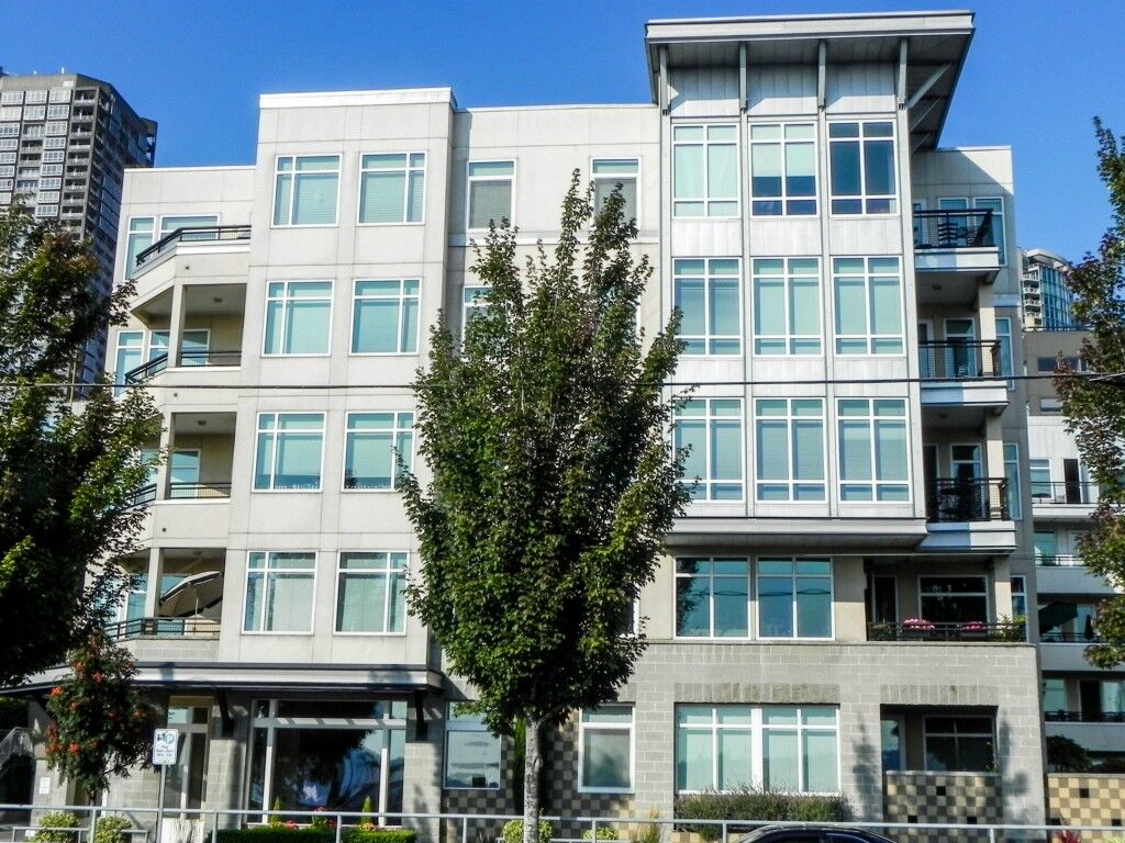 Property Photo: 2000 Alaskan Wy 347 WA 98121