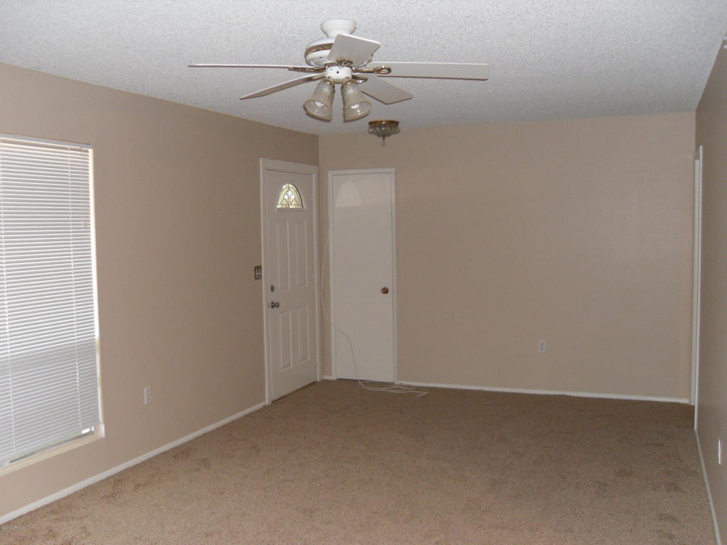 Property Photo: 9916 W Kingswood Circle AZ 85351