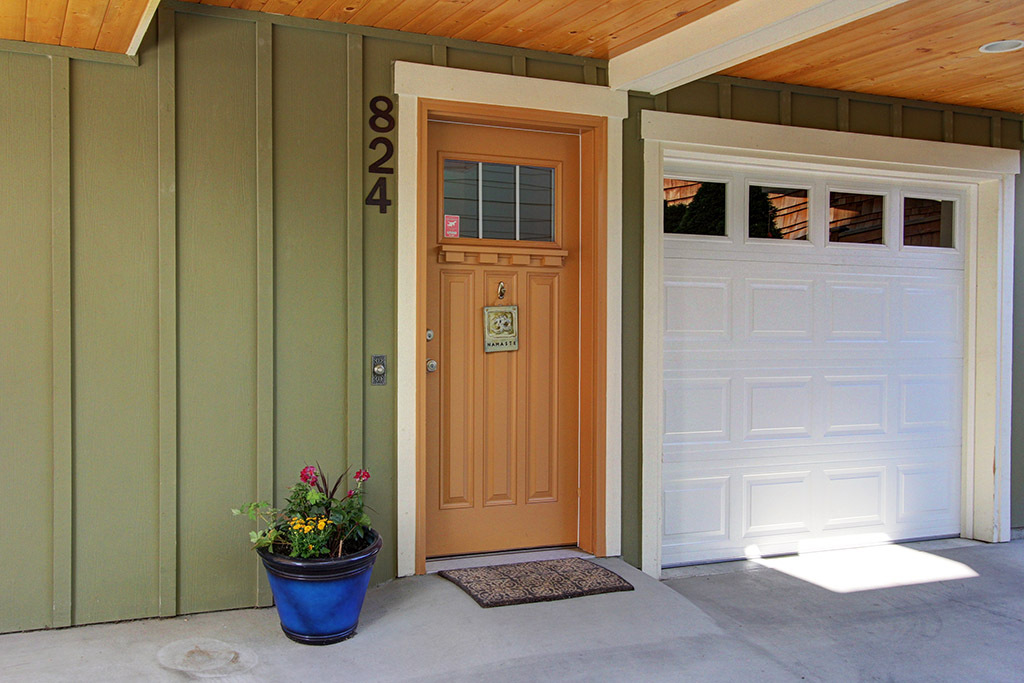 Property Photo: 824 NW 51st St WA 98107