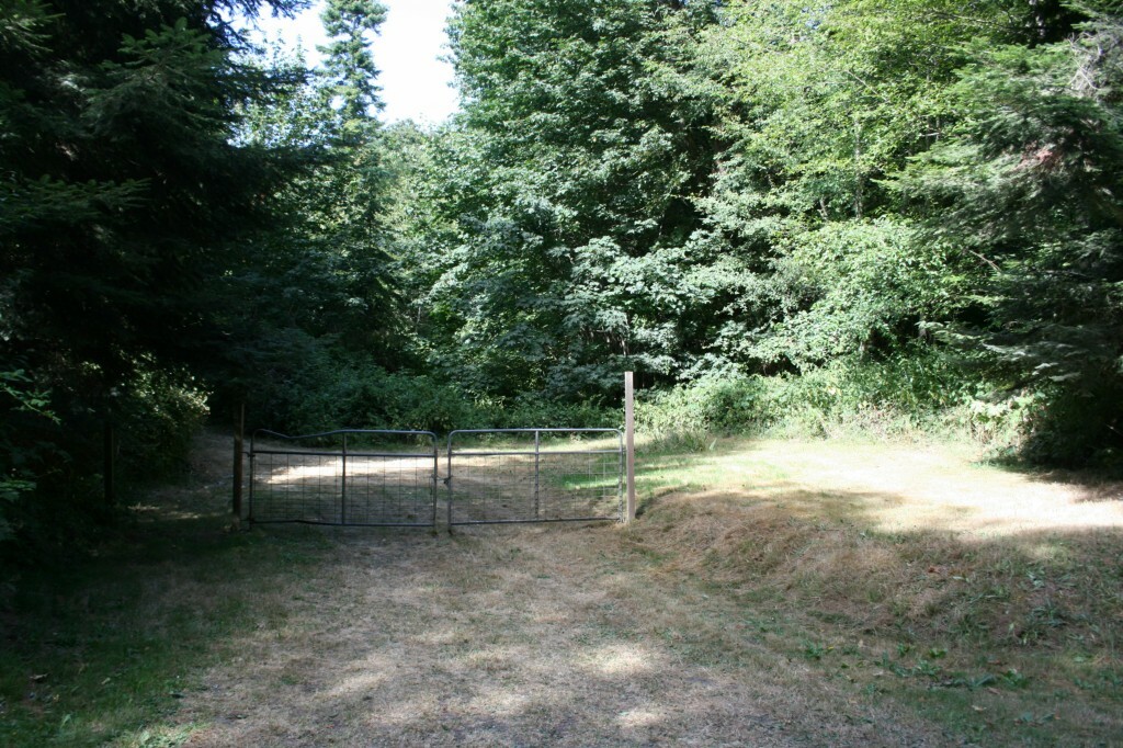 Property Photo:  37 S Camano Dr  WA 98282 