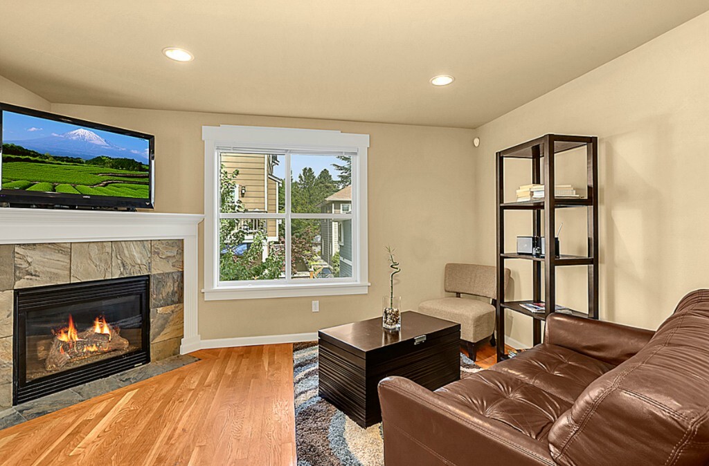 Property Photo: 2828B SW Adams St WA 98126