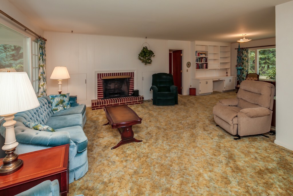 Property Photo: 632 Loomis Trail Rd WA 98264