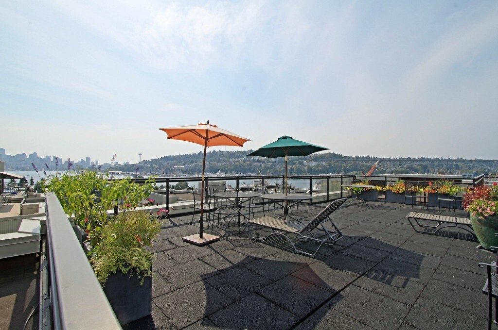 Property Photo: 1760 N Northlake Wy 430 WA 98103