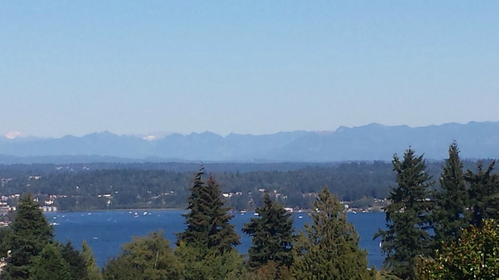 Property Photo: 5025 NE 73rd St WA 98115