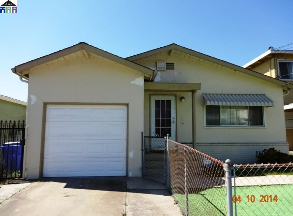 Property Photo:  425 S 25th Street  CA 94804-2819 